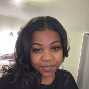 Meet your Posher, Elexis